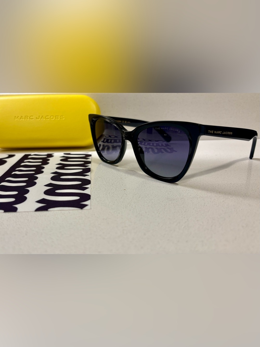 Authentic MARC JACOBS Black Womens Sunglasses - New with Packaging